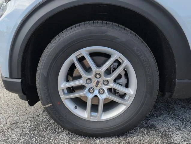 New 2026 Space White Metallic Ford Active image 6