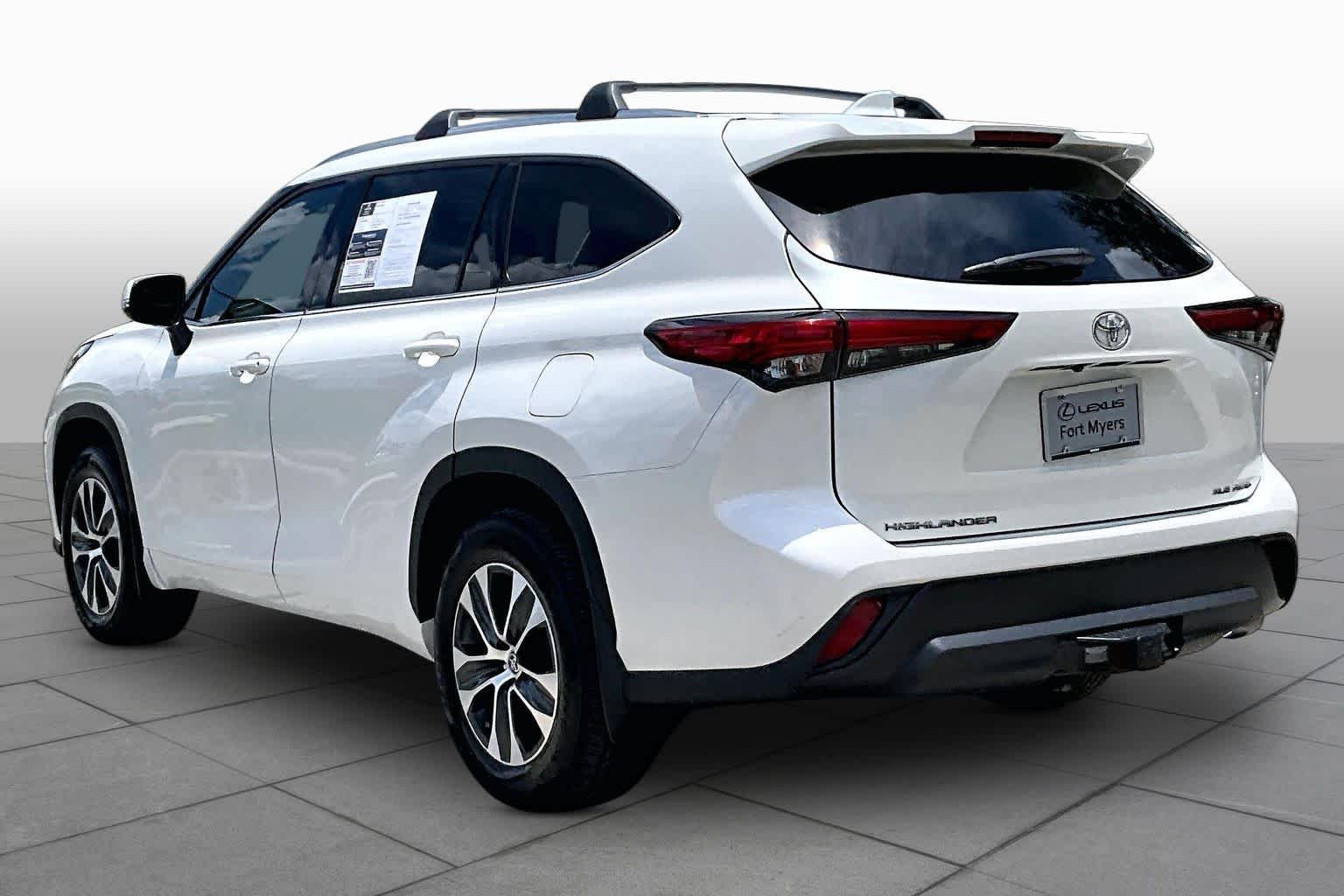 Used 2021 Blizzard Pearl Toyota XLE image 12
