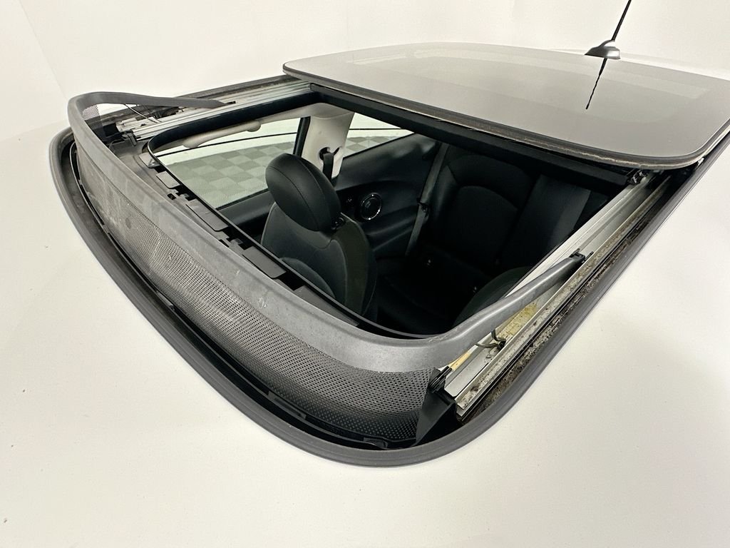 Used 2020 Black MINI Iconic image 22