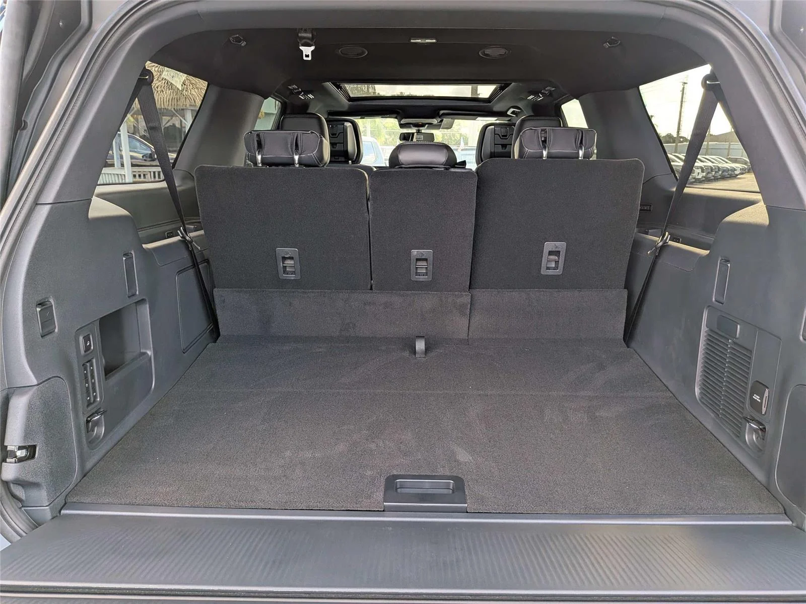 New 2026 Glacier Gray Metallic Tri-Coat Ford MAX Platinum® image 12