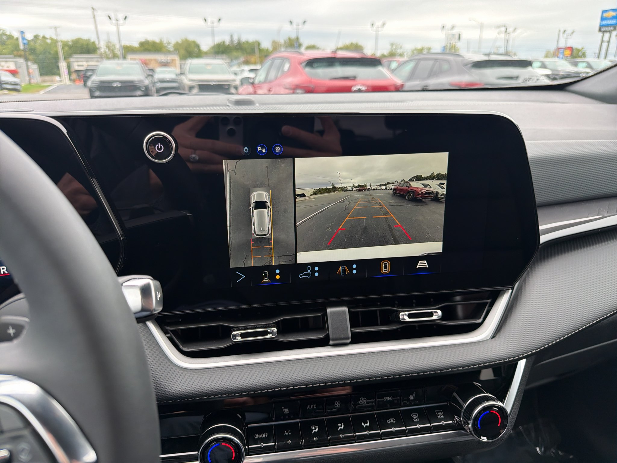 2027 Chevrolet Equinox LT - Photo 13