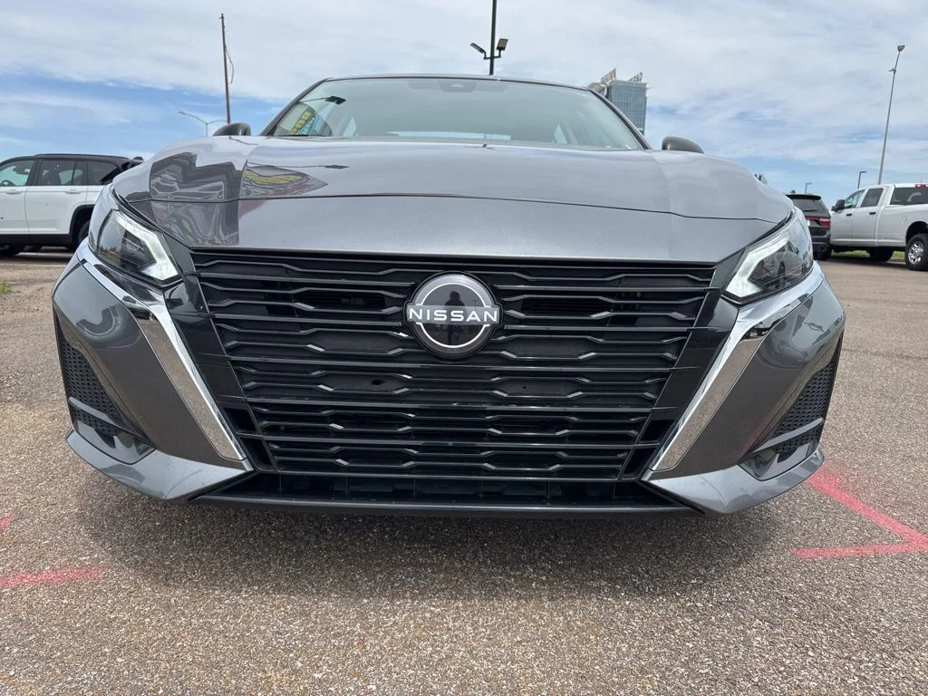 Used 2025 Gray Nissan 2.5 SV image 10