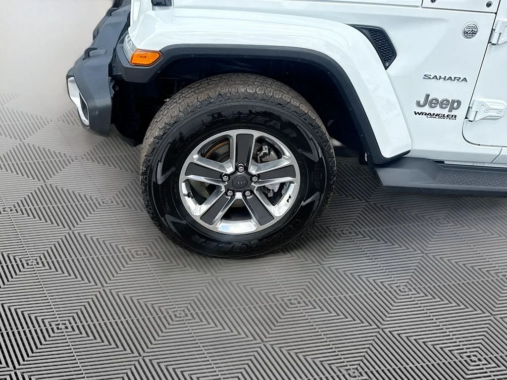 Used 2022 White Jeep Unlimited Sahara image 35