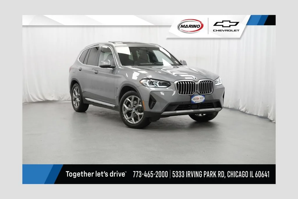 Used 2024 Gray BMW xDrive30i image 1