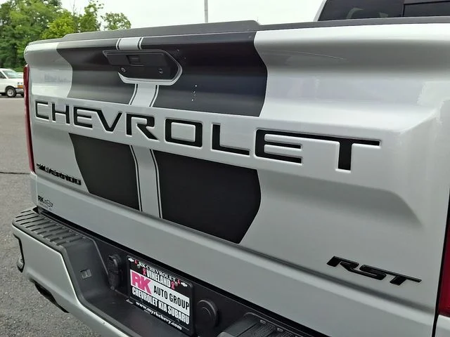 Used 2020 Silver Chevrolet RST image 31
