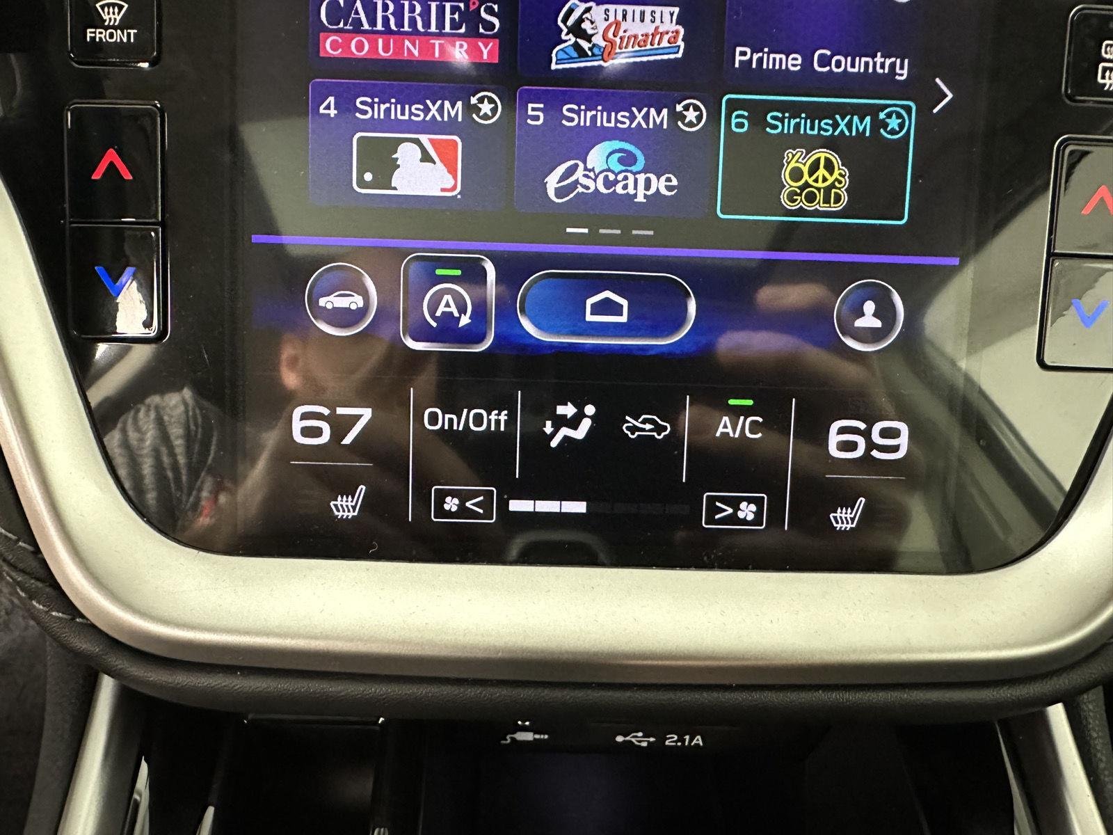 Used 2021  Subaru  image 32