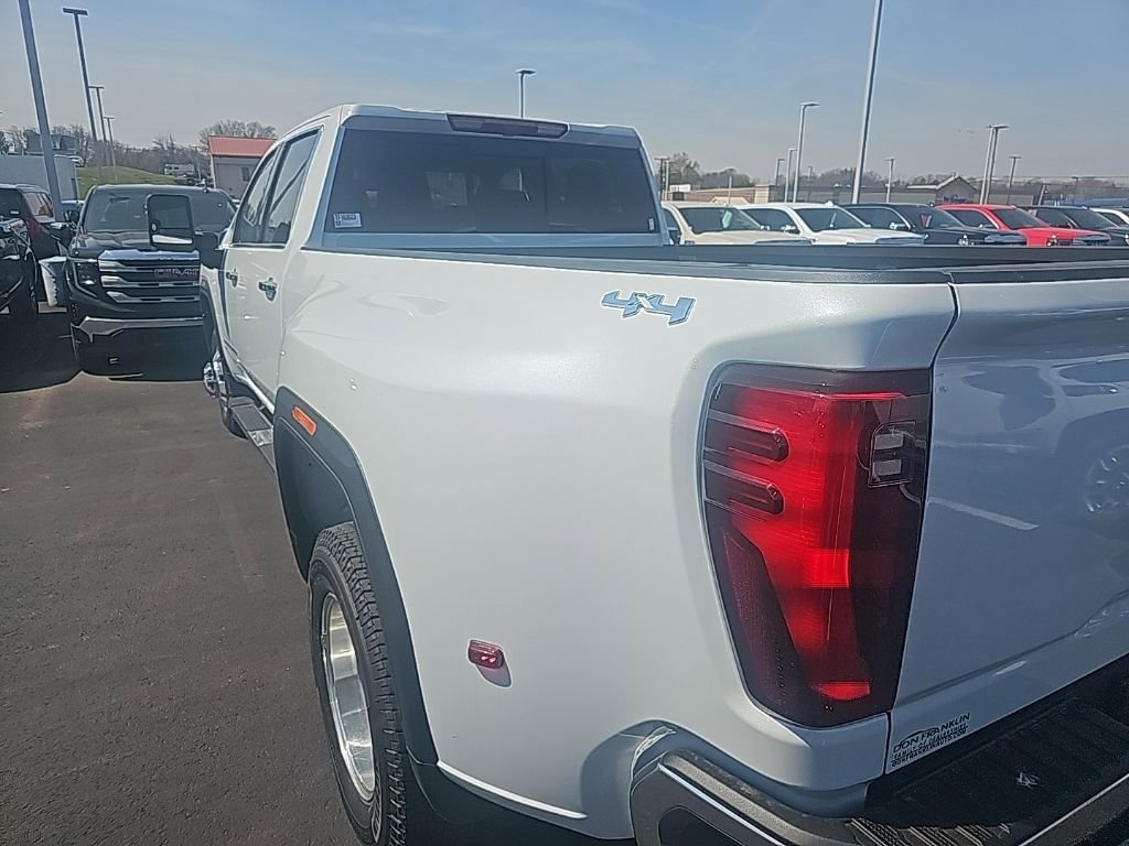 2026 GMC Sierra 3500HD SLT - Photo 9