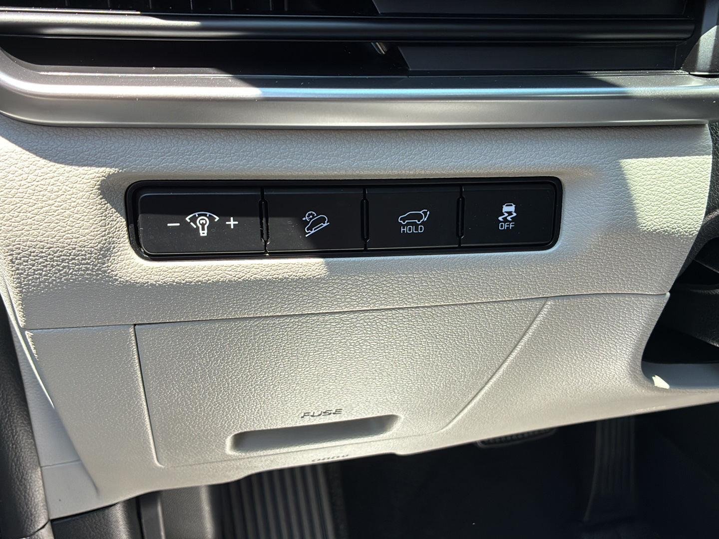Used 2025 Glacial White Pearl Kia S image 24