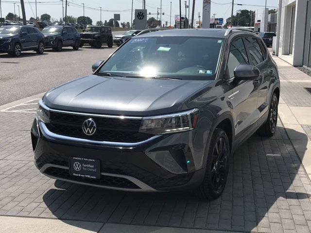 Used 2022 Platinum Gray Metallic Volkswagen SE image 4
