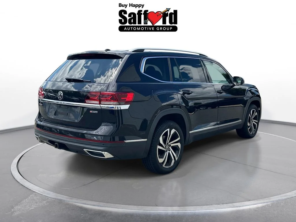 Used 2021 Black Volkswagen SEL Premium image 8