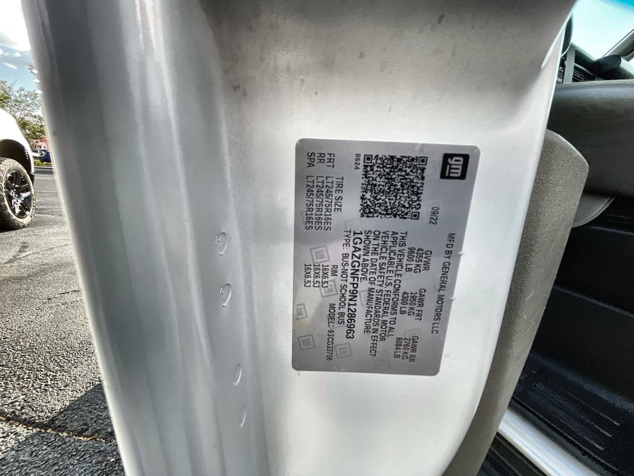 2022 Chevrolet Express Passenger LS - Photo 22