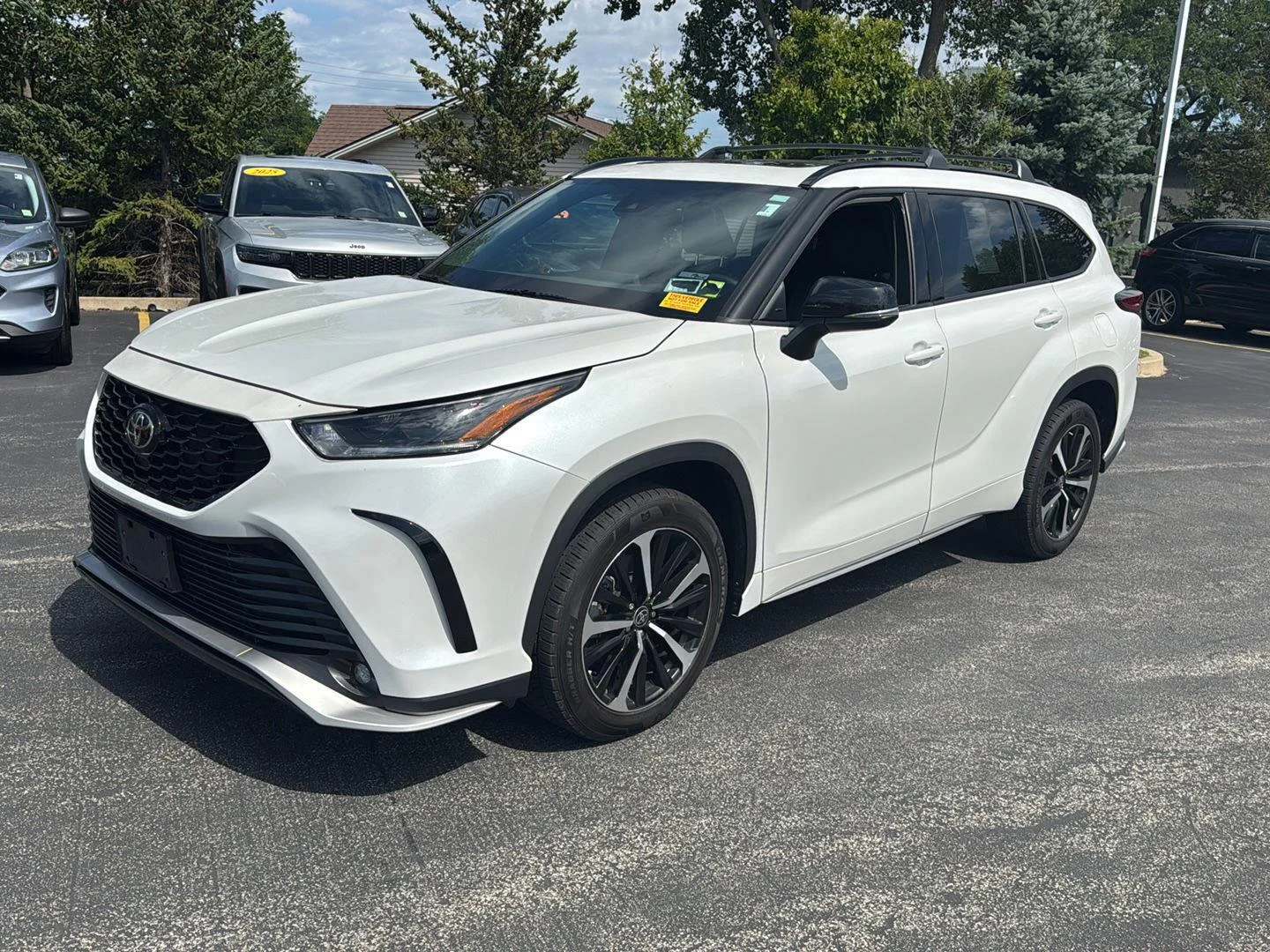 Used 2022 Wind Chill Pearl Toyota  image 2