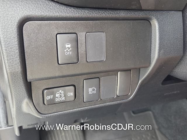 Used 2022 White Toyota SR5 image 30