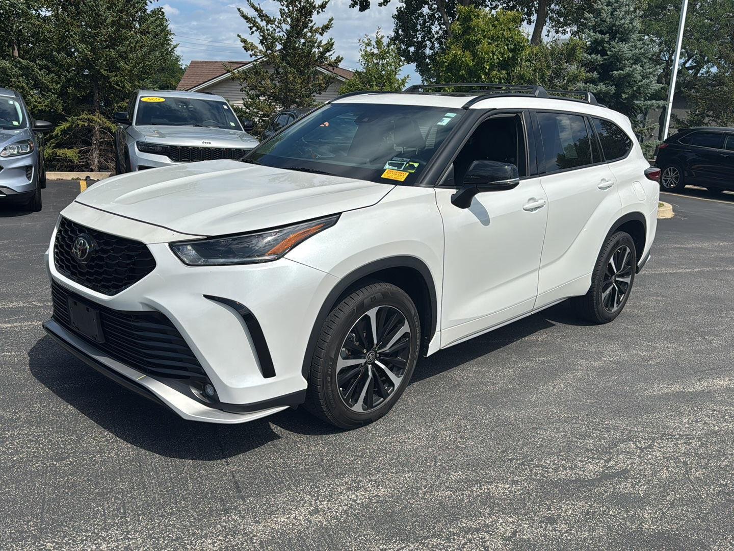 Used 2022 Wind Chill Pearl Toyota  image 2