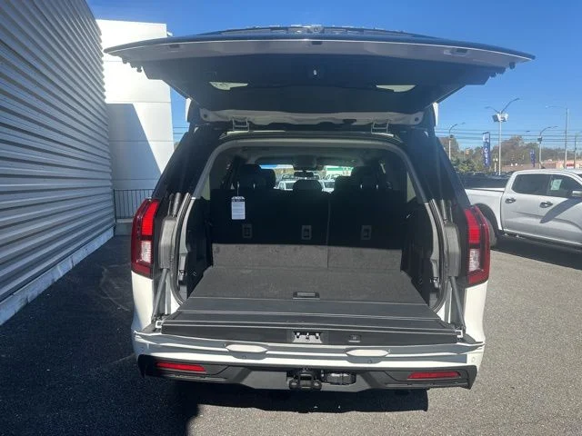 New 2025 Star White Metallic Tri-Coat Ford Active image 30