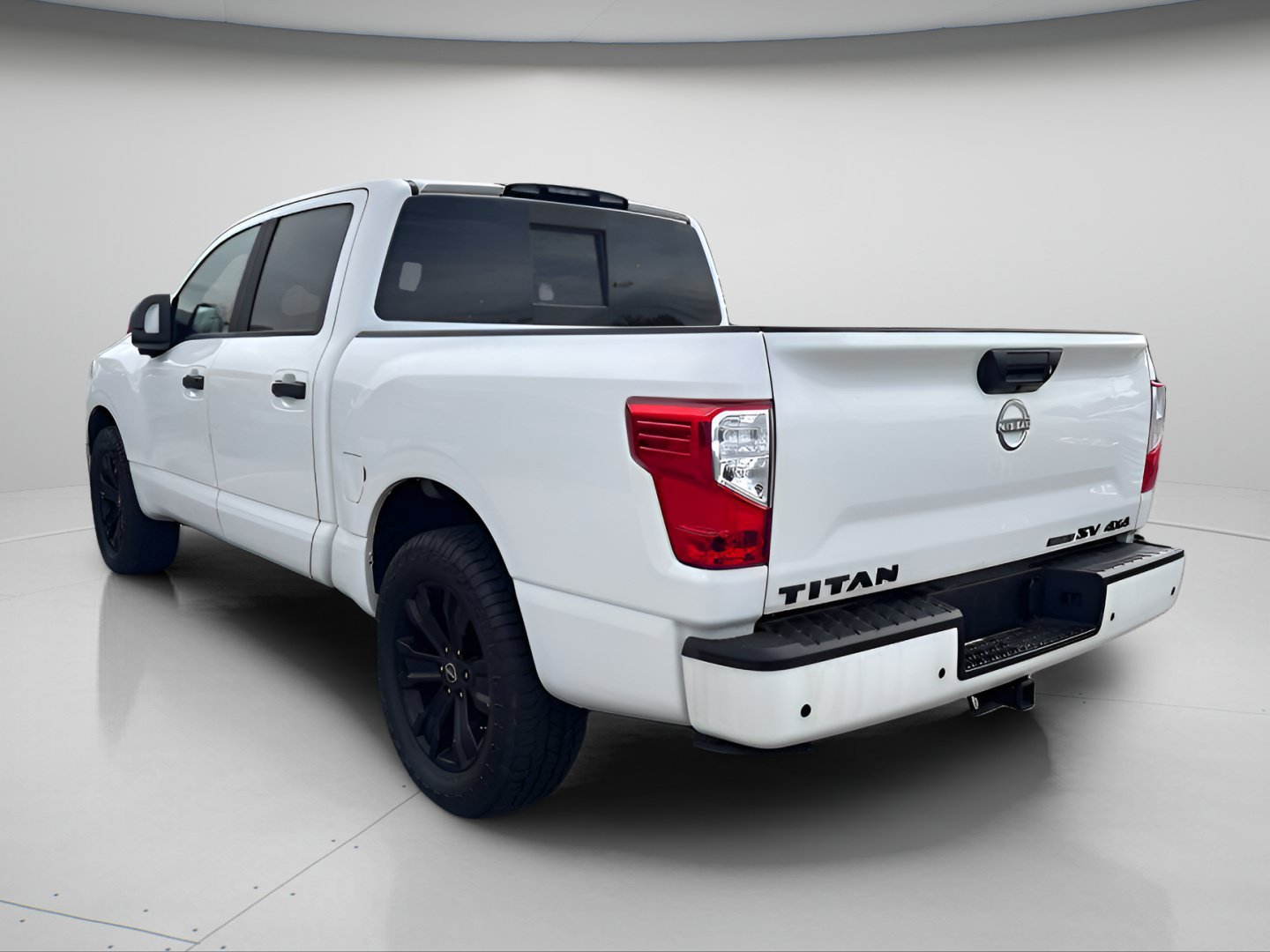Used 2023 Glacier White Nissan SV image 10