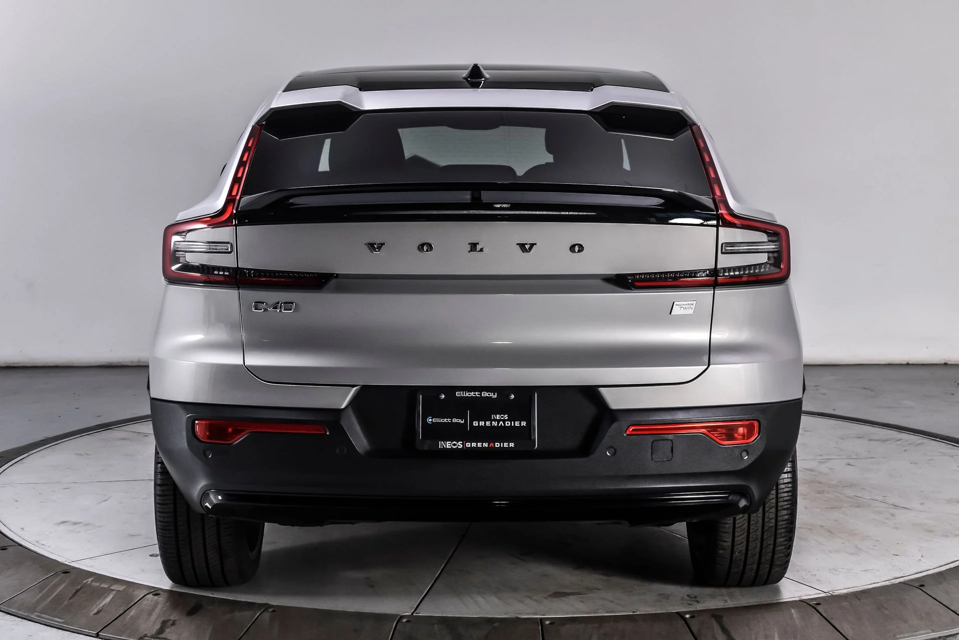 Used 2023 Silver Volvo Ultimate image 5