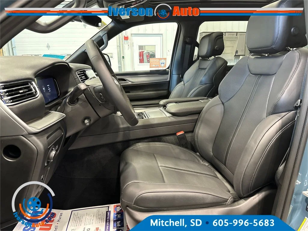New 2026 Steel Blue Exterior Paint Jeep Limited Altitude image 15
