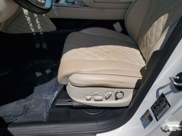 Used 2023 White Genesis 3.5T Prestige image 14