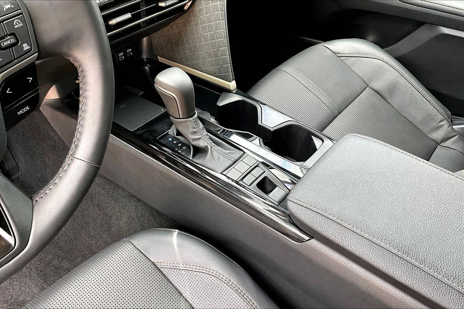 Used 2026 Ocean Gem Toyota XLE image 17