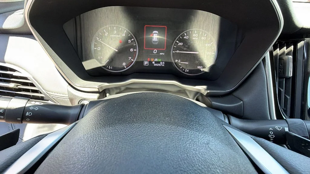 Used 2024 Ice Silver Metallic Subaru Limited image 21