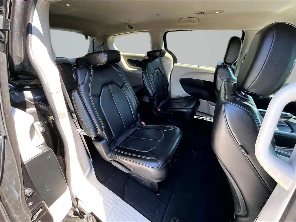 Used 2023 Gray Chrysler Touring L image 28