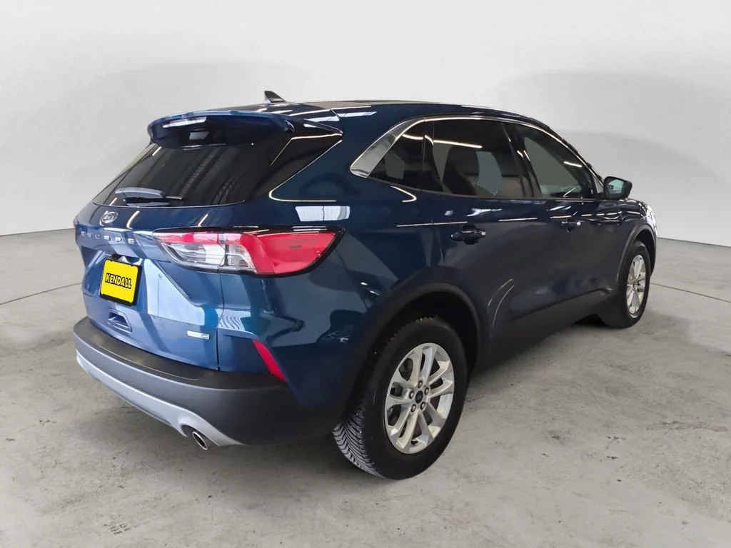 Used 2020 Green Ford SE image 5