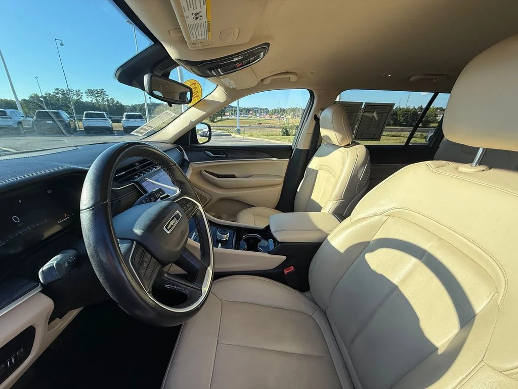 Used 2022 Red Jeep Limited image 19