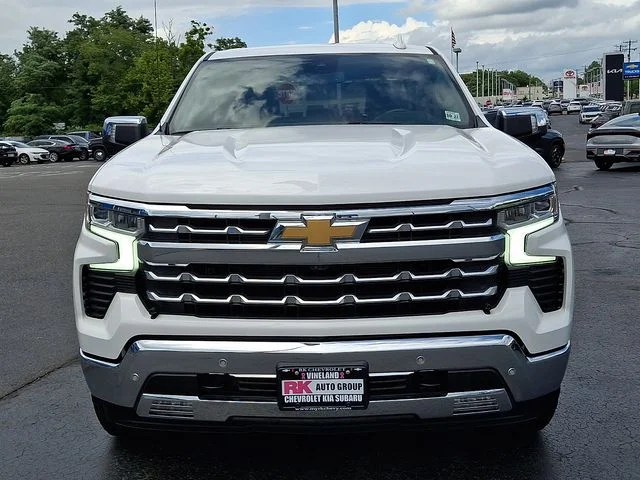 Used 2022 White Chevrolet LTZ image 3