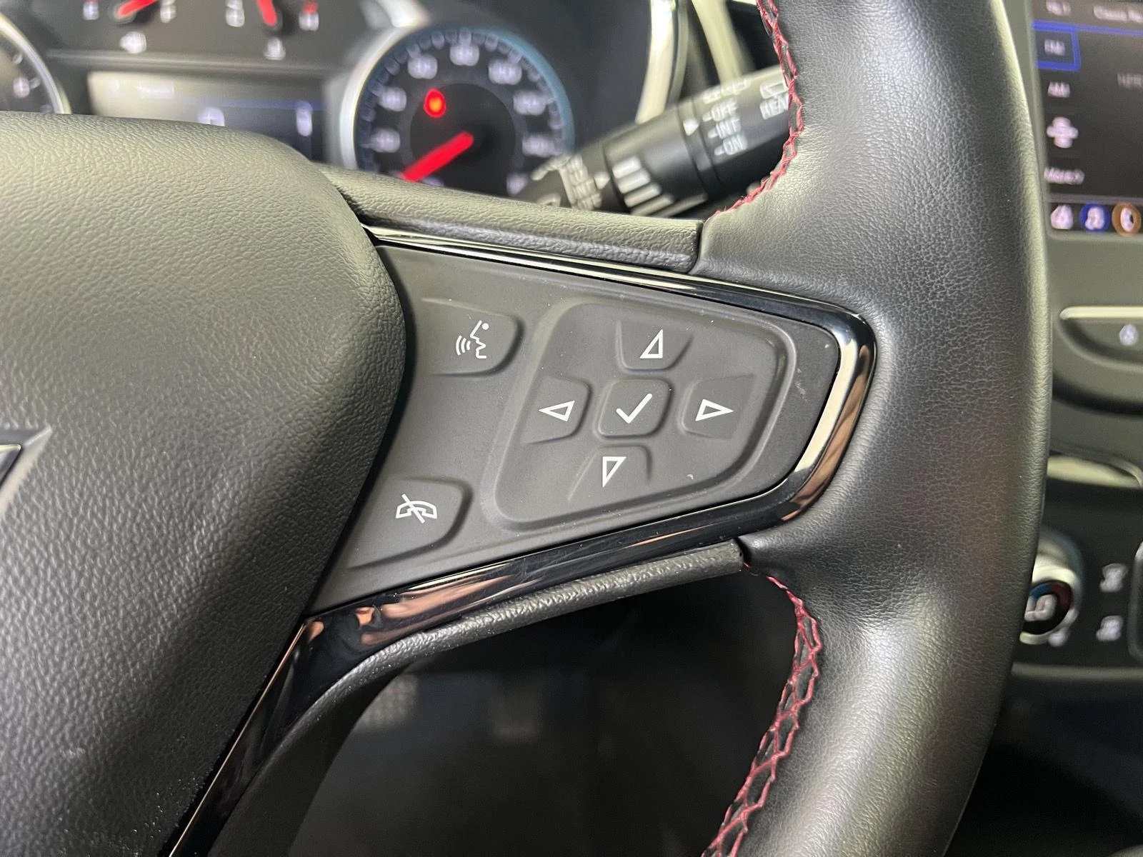 Used 2024 Mosaic Black Metallic Chevrolet RS image 9