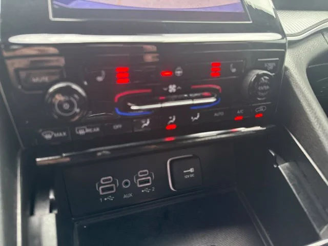 Used 2023 Black Jeep Altitude X image 33