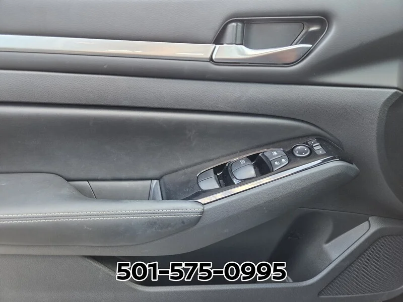 Used 2025 Super Black NISSAN SL FWD image 33