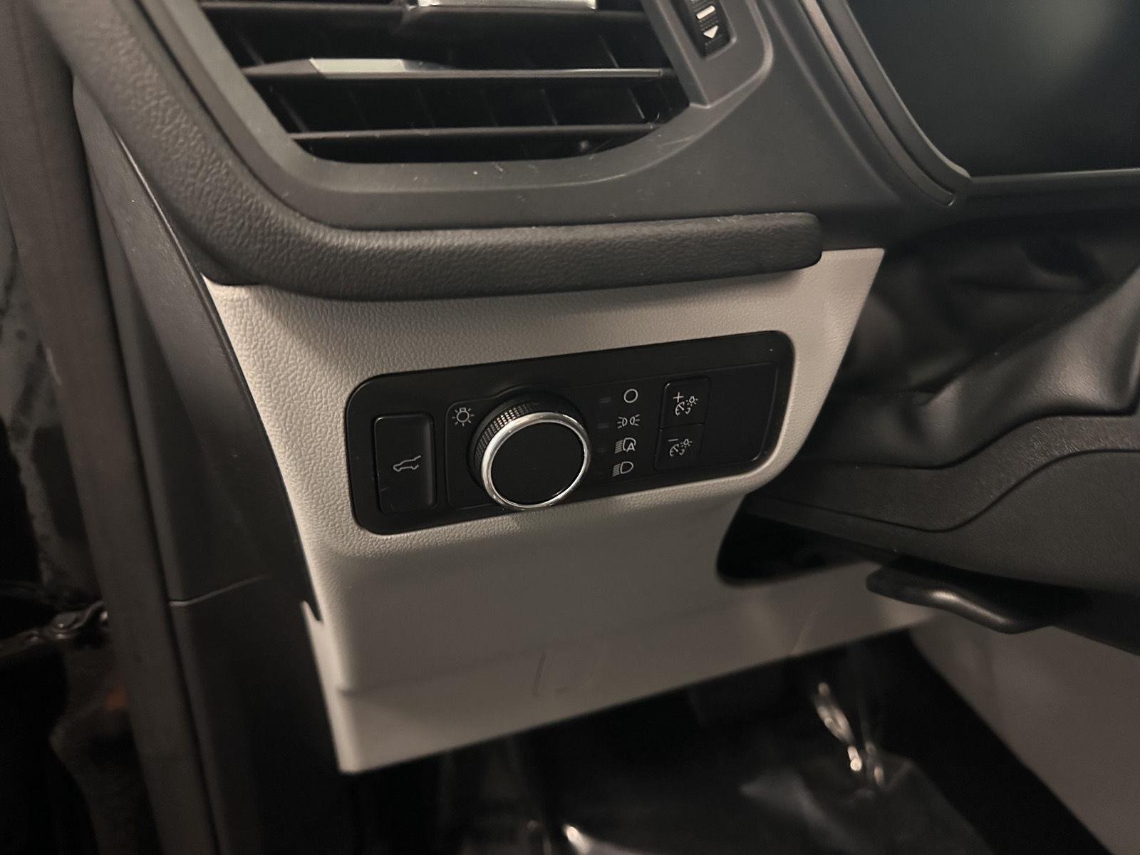 Used 2023 Agate Black Metallic Ford Active image 40