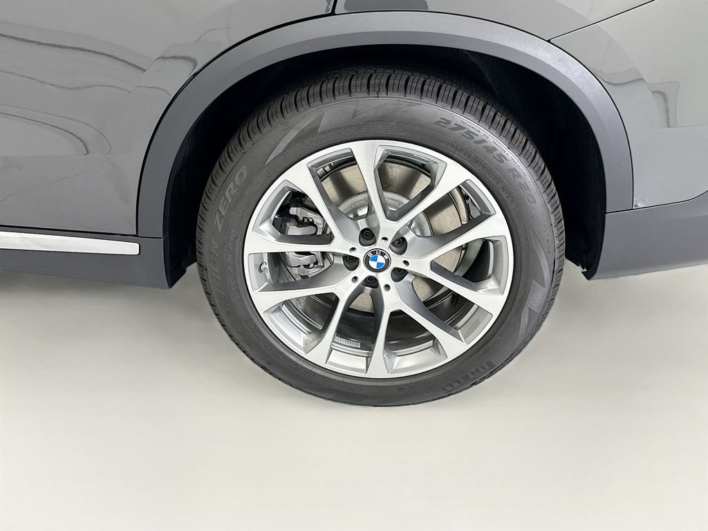 New 2026 Gray Metallic BMW xDrive50e image 30