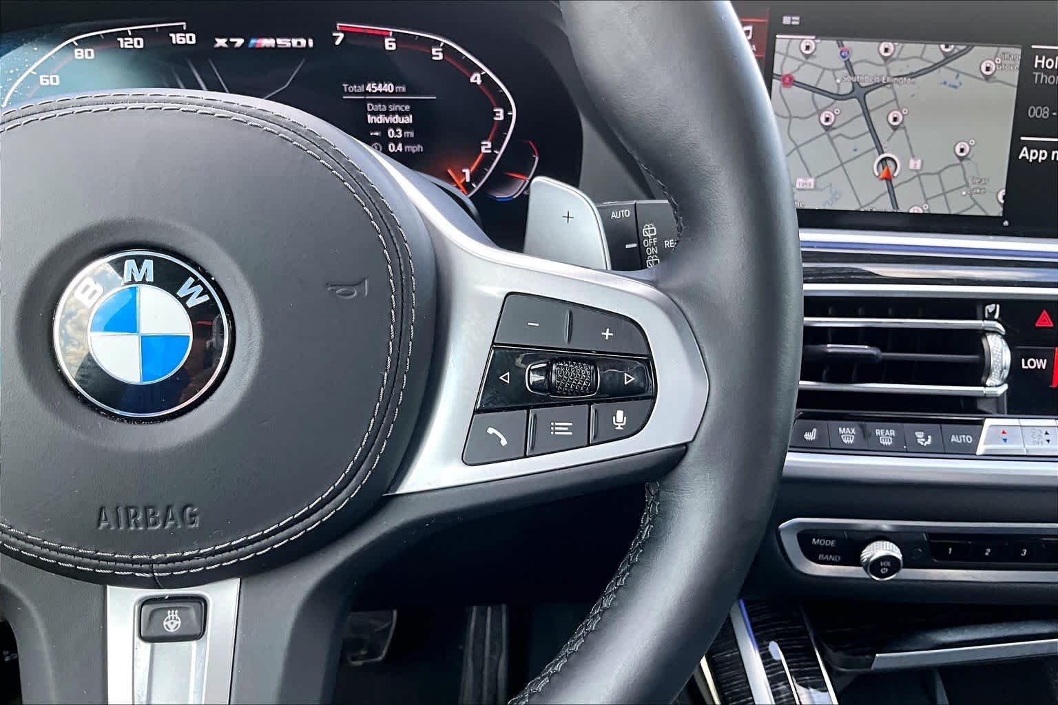 Used 2022 Alpine White BMW M50i image 21