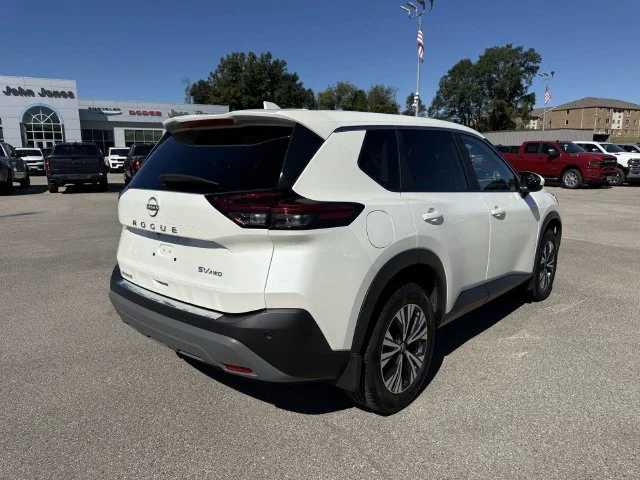 Used 2023 White Nissan SV image 21