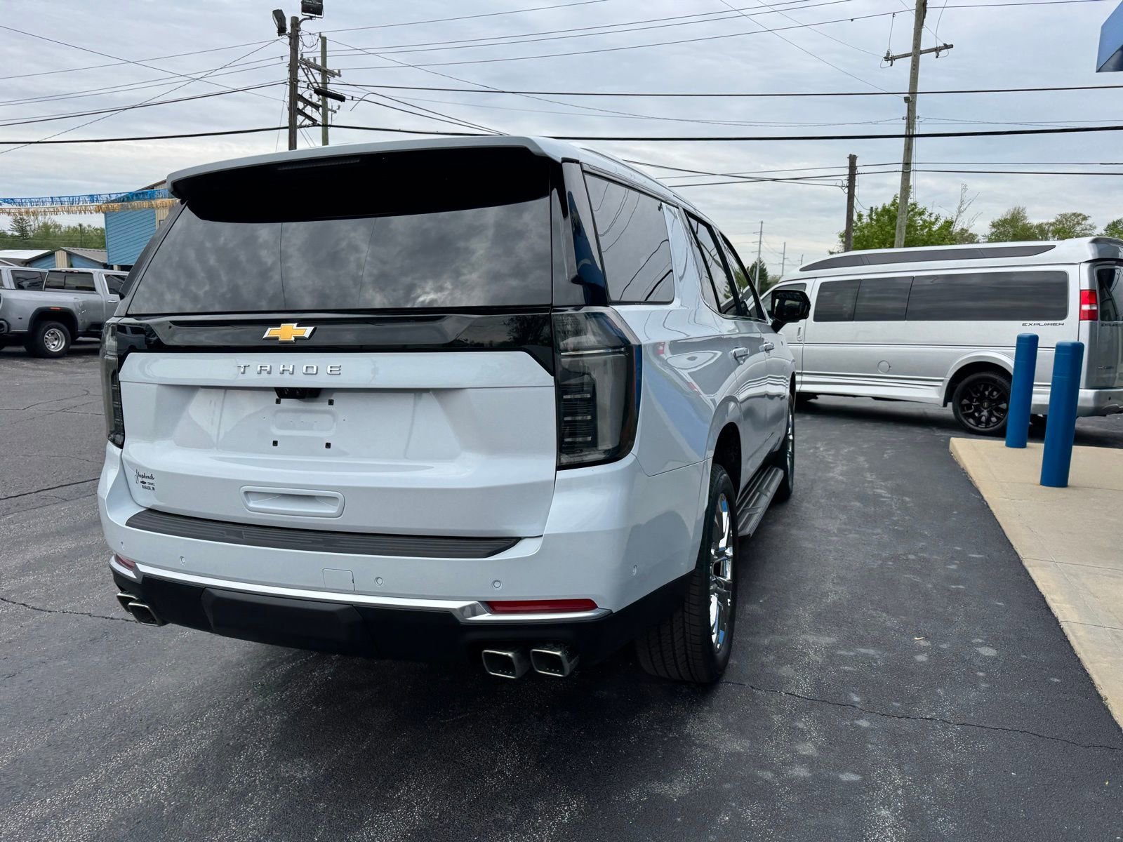 New 2026 Polar White Tricoat Chevrolet High Country image 5