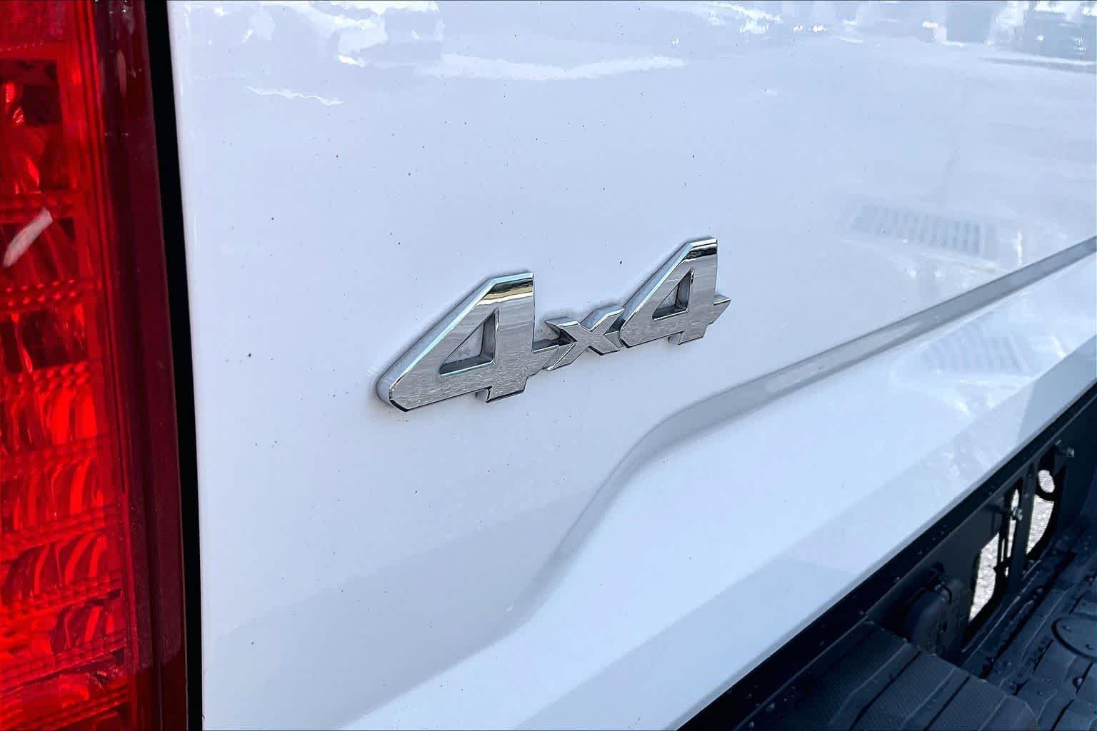 Used 2017 Super White Toyota SR5 image 30