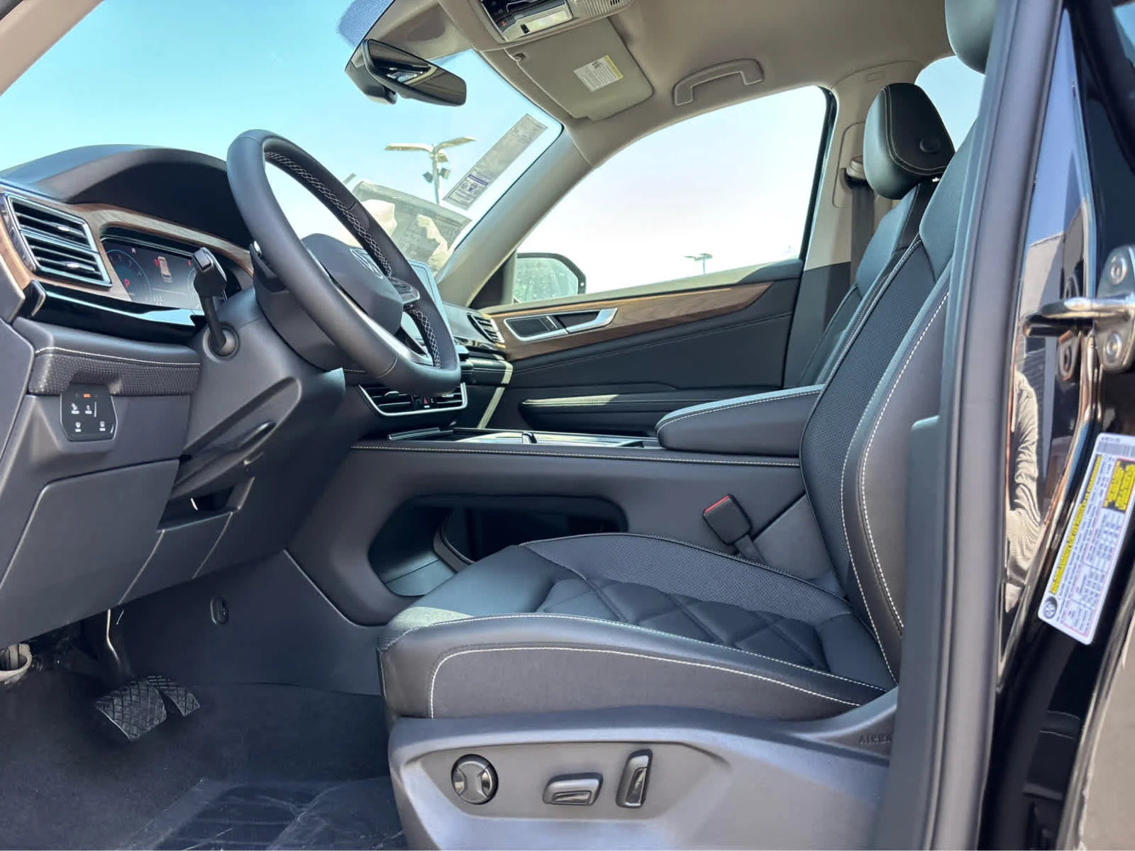 New 2026 DEEP BLACK Volkswagen 2.0T SE image 9