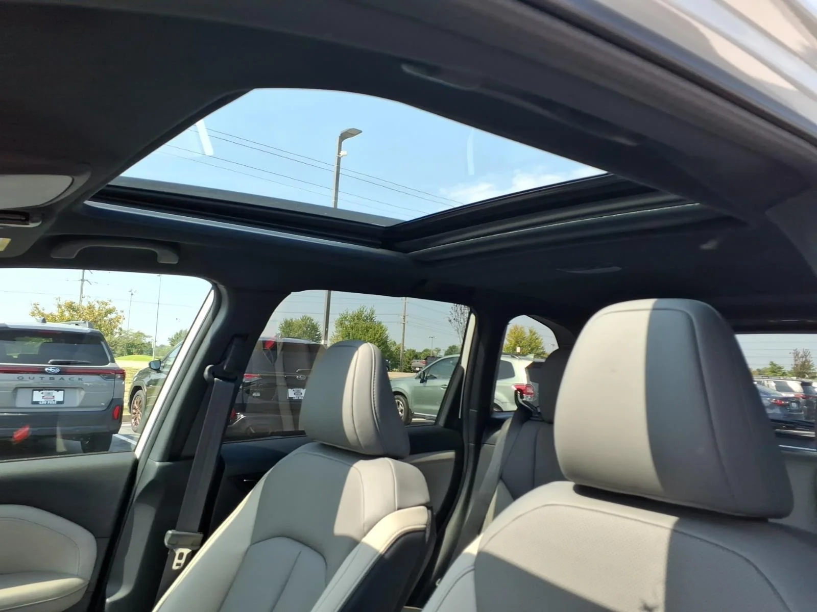 New 2026 CRYSTAL WHITE PEARL Subaru Limited Hybrid image 14