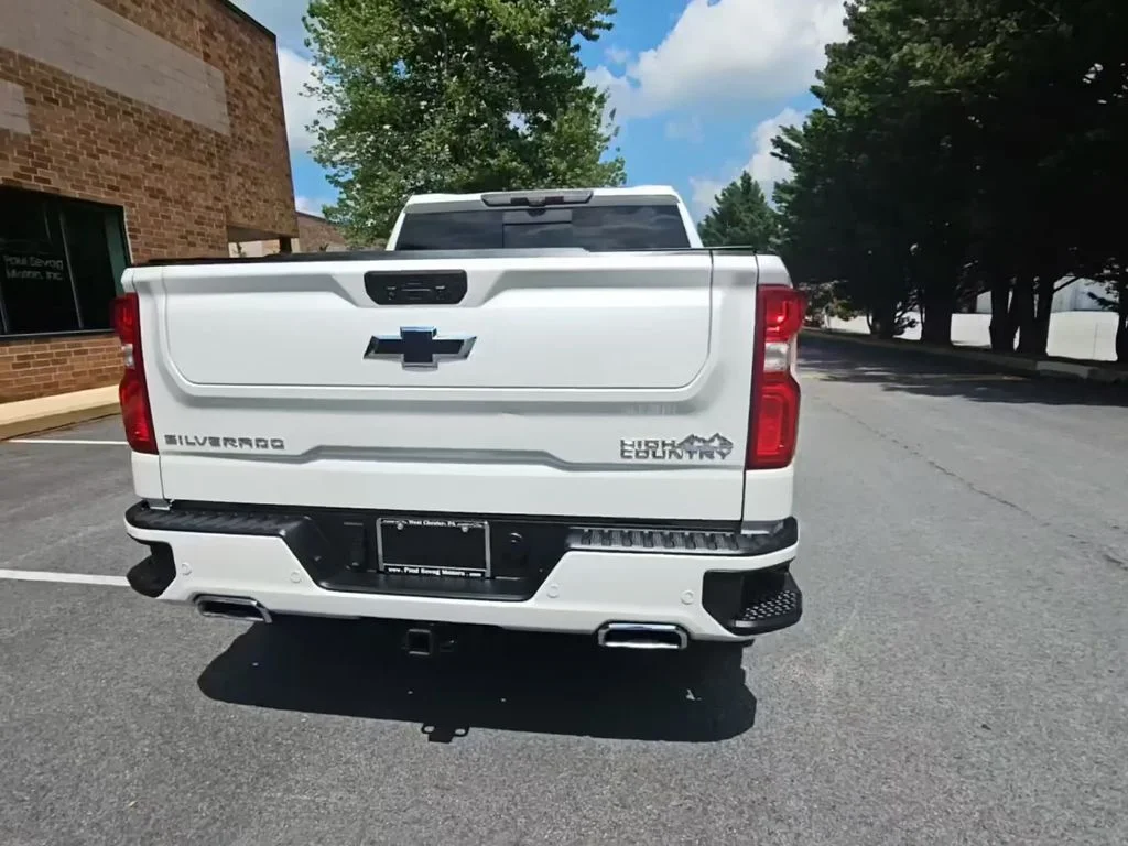 Used 2021 Beige Chevrolet High Country image 4