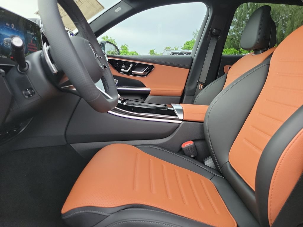 New 2027 MANUFAKTUR Alpine Grey Mercedes-Benz GLC 300 image 19