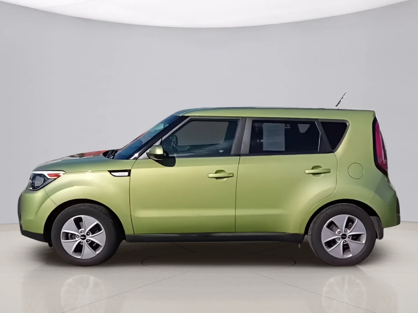 Used 2016 Green Kia BASE image 2