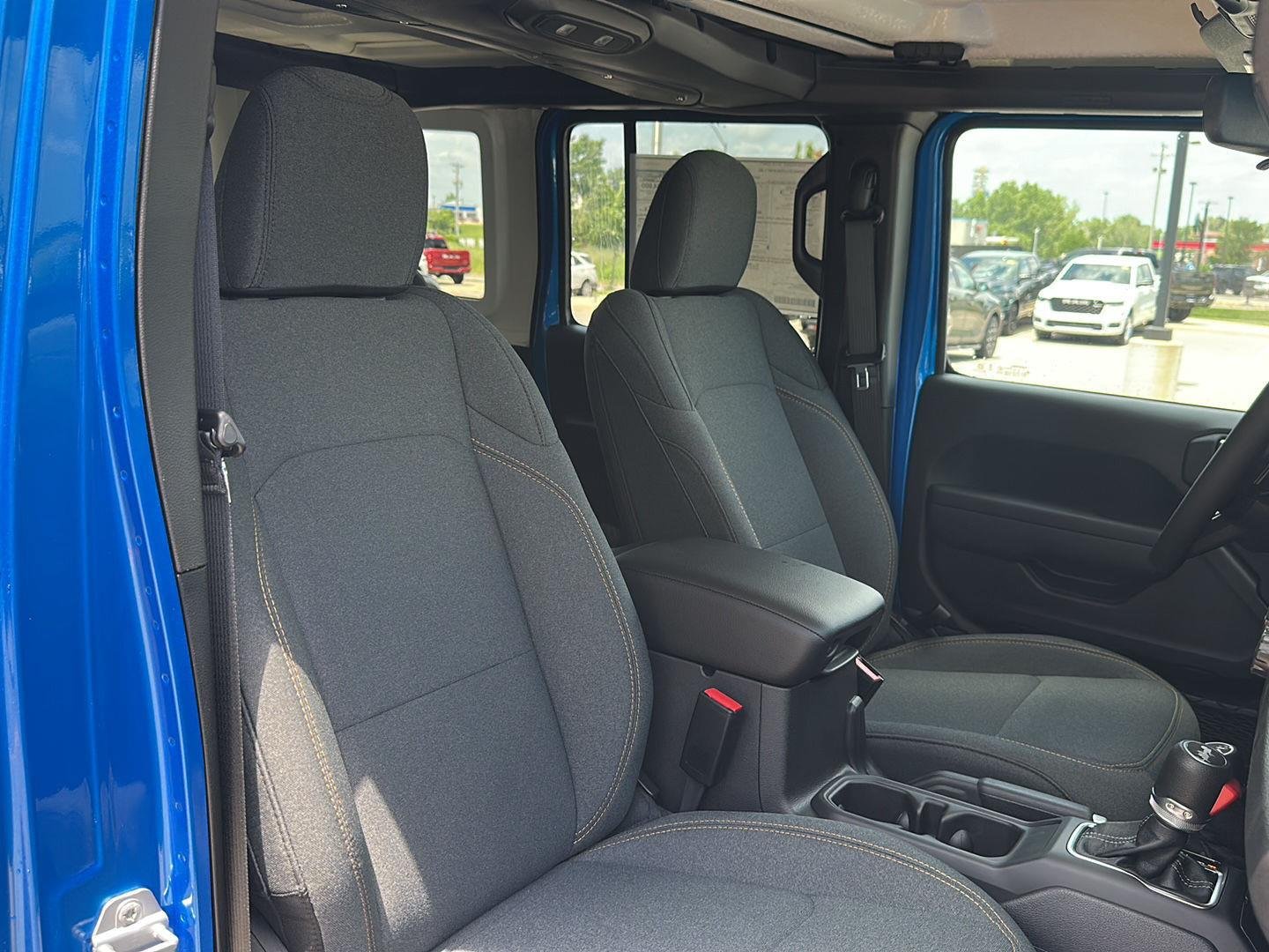 New 2026 Hydro Blue Pearl-Coat Exterior Paint Jeep Sport S image 30
