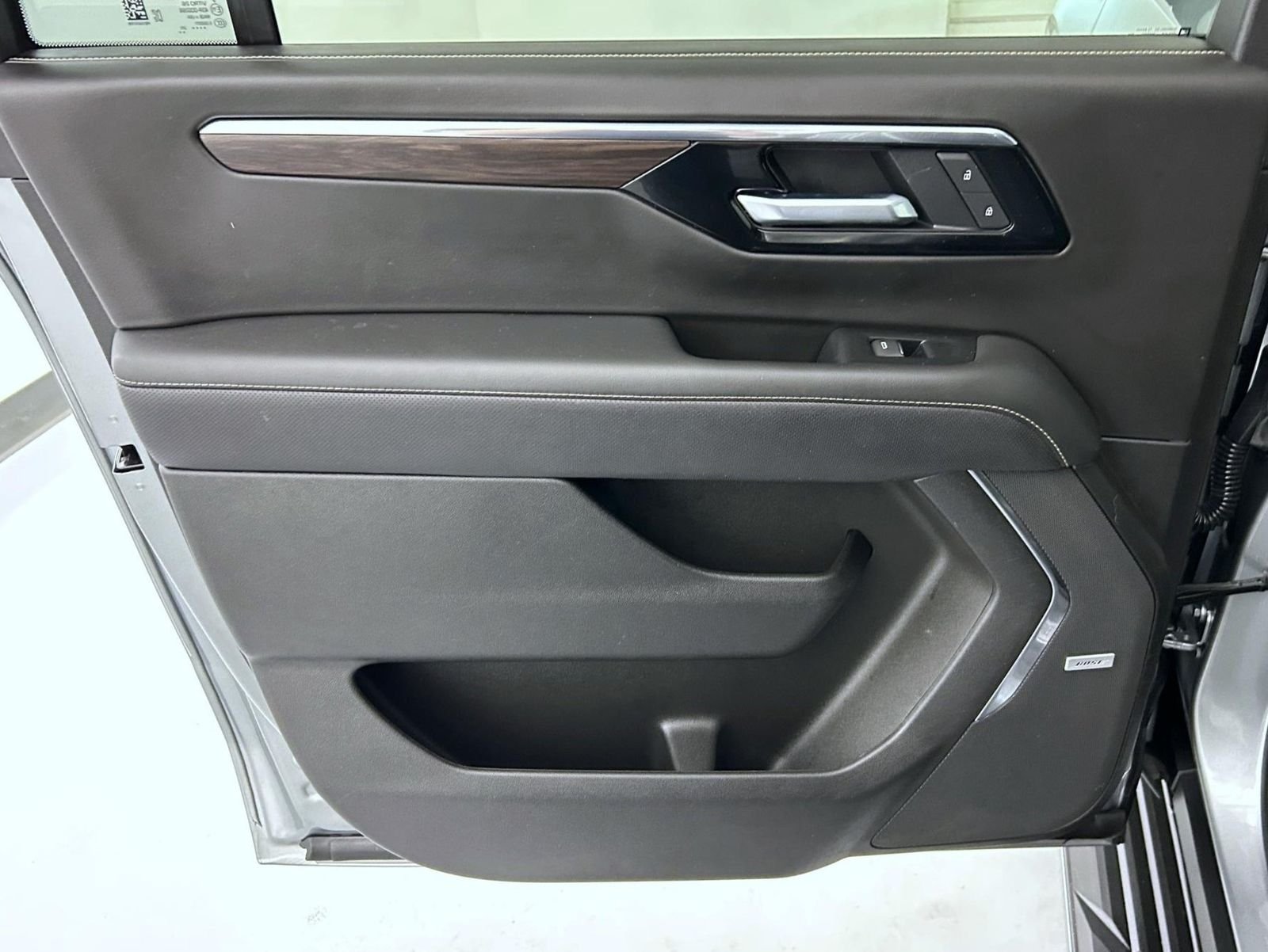 Used 2025 Gray Chevrolet Premier image 22