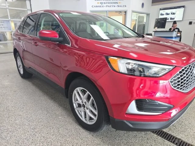 Used 2024 Red Ford SEL image 3