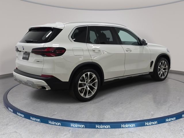 Certified Used 2026 Alpine White BMW xDrive40i image 5