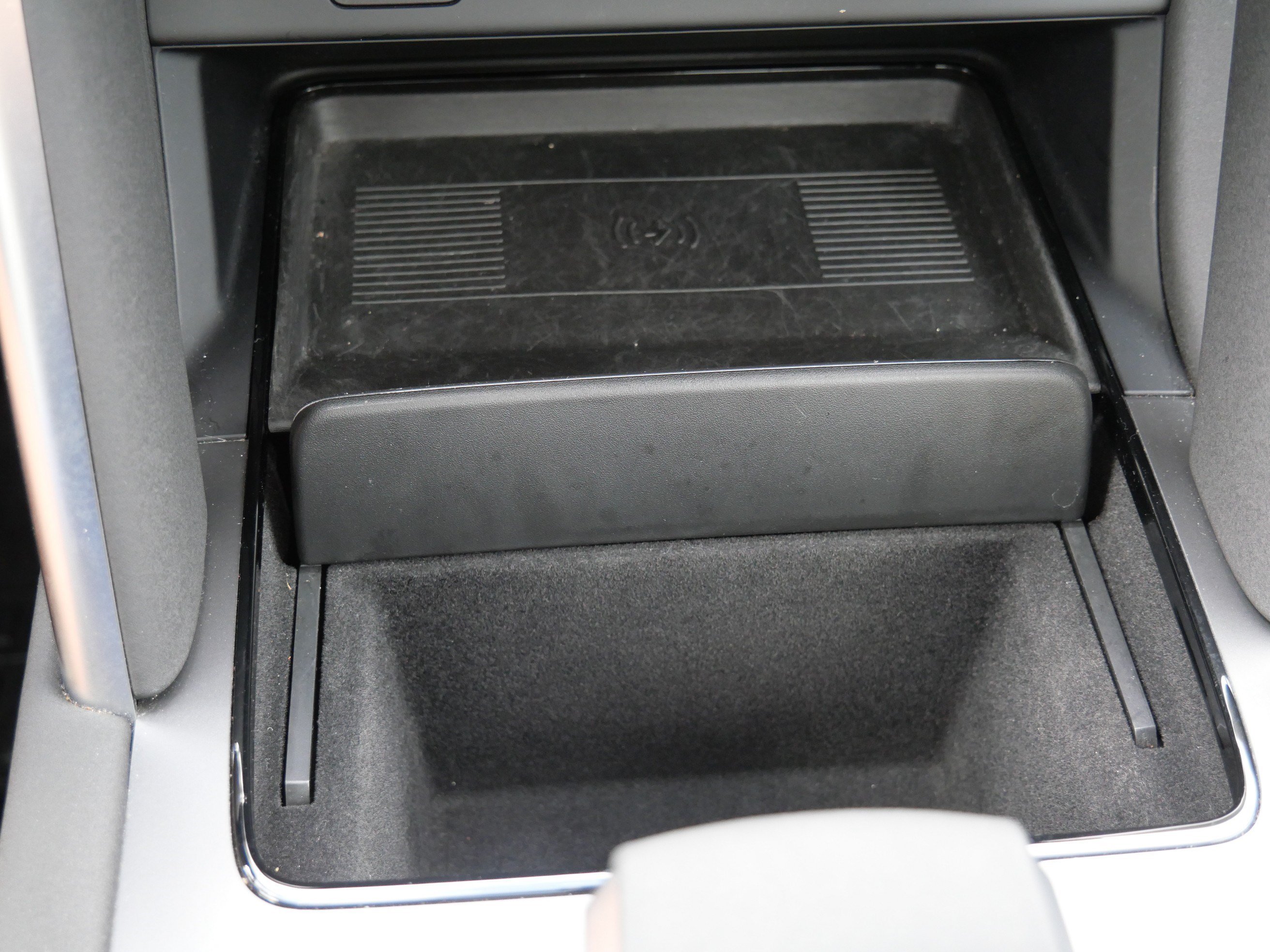 Certified Used 2025 Santorini Black Metallic Land Rover S image 23