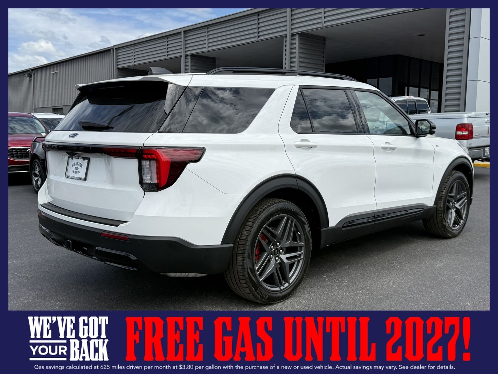 New 2026 Star White Metallic Tri-Coat Ford ST-Line image 6