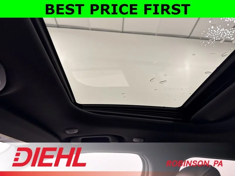 New 2026 Bright White Clear-Coat Exterior Paint Jeep Altitude image 32